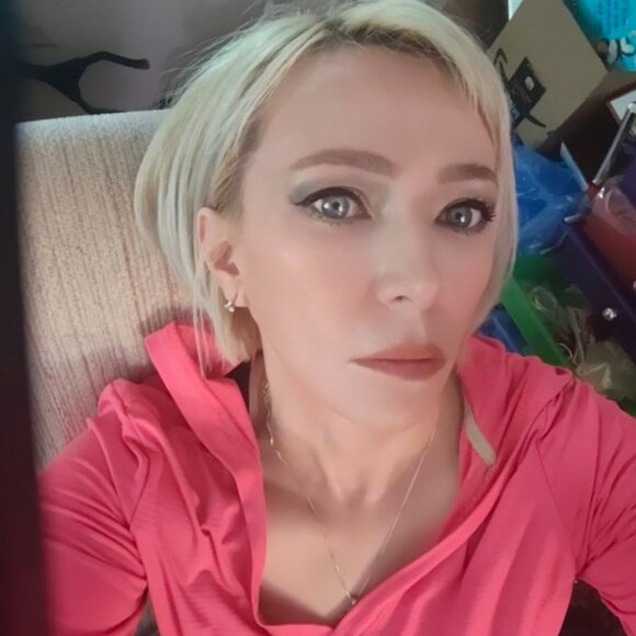 Meet your Posher, Posh - Picture 2 of 2